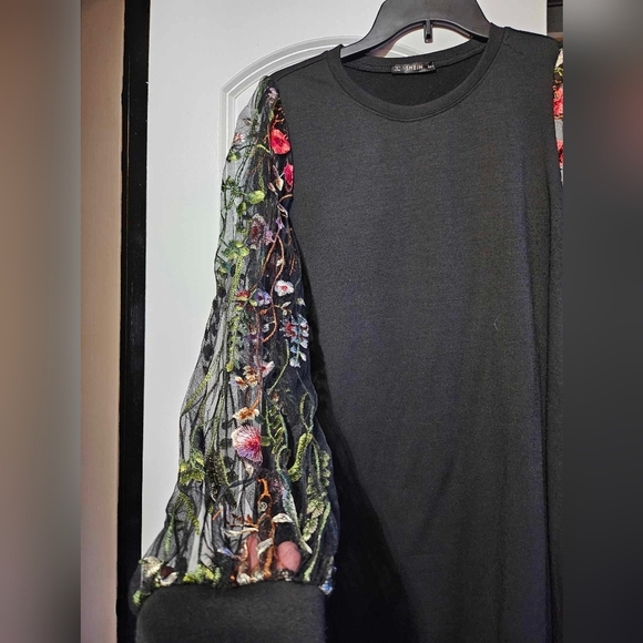 Lace Embroidered Mini Dress - Picture 3 of 5